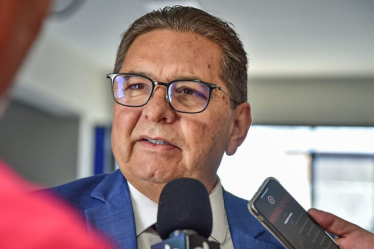 Destaques Políticos da Semana na Paraíba: Aniversário de Adriano Galdino e Alianças Estratégicas Imagem do artigo