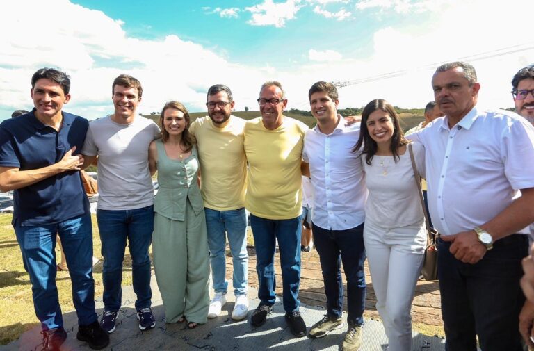 Confraternização une aliados em prol da pré-candidatura de João Campos ao governo de Pernambuco