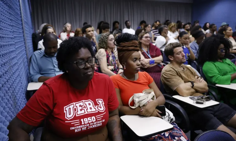Cotas Raciais em Santa Catarina: O Impacto da Nova Política de Estado