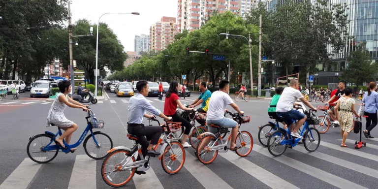 Críticas à Política de Filho Único da China Após Morte de Ex-Líder