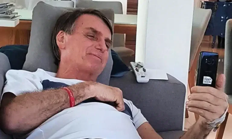 Jair Bolsonaro Passa por Nova Cirurgia para Tratar Soluços Persistentes