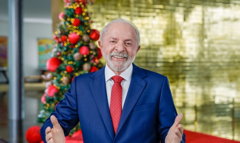 Lula Apresenta Balanço Anual em Pronunciamento de Natal e Defende Fim da Escala 6×1