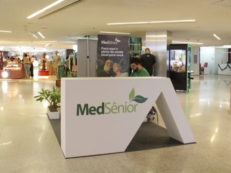 MedSênior Lança Quiosque no RioMar Recife para Atendimento ao Público Idoso