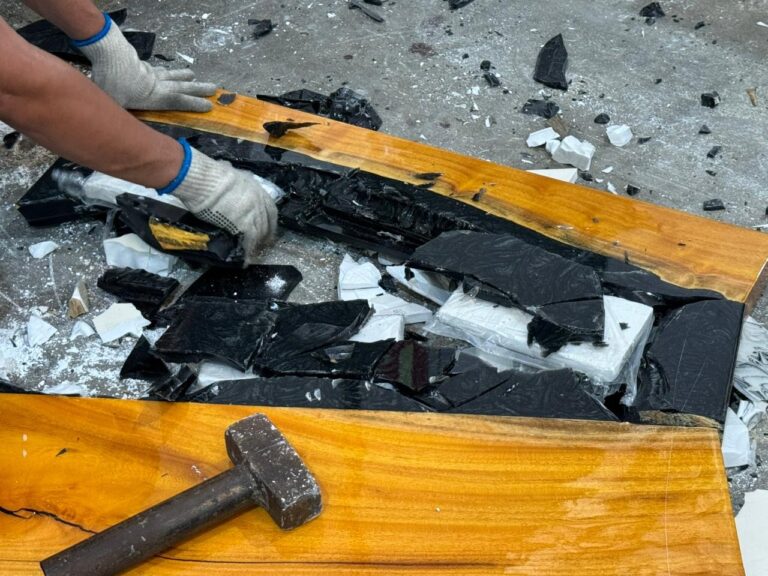 Operação da PF: Cão Farejador Descobre 212 Quilos de Cocaína no Aeroporto do Recife