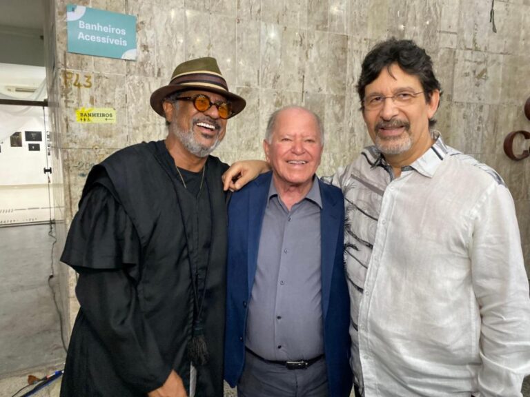 Homenagem a Maciel Melo: Prefeito de Iguaracy Celebra Reconhecimento na UFPE Imagem do artigo