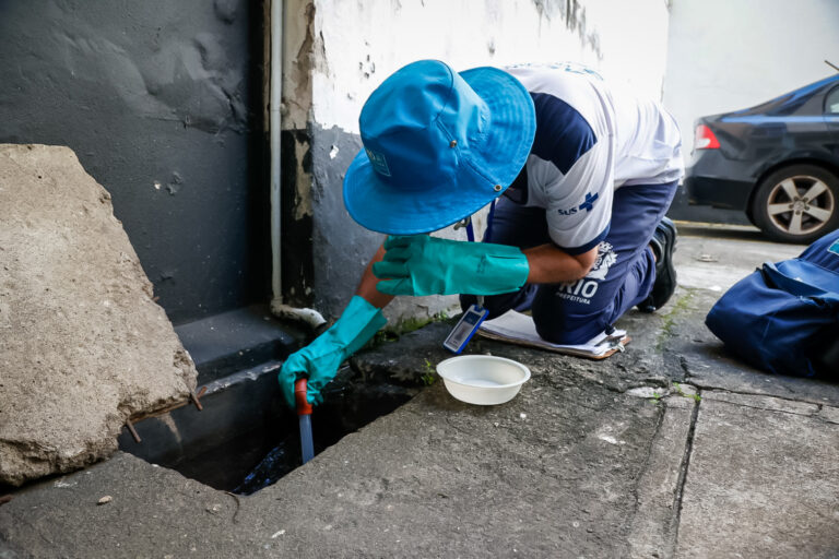 Saúde Intensifica Combate à Dengue em Bairros do Rio de Janeiro Saúde Intensifica Combate à Dengue em Bairros do Rio de Janeiro