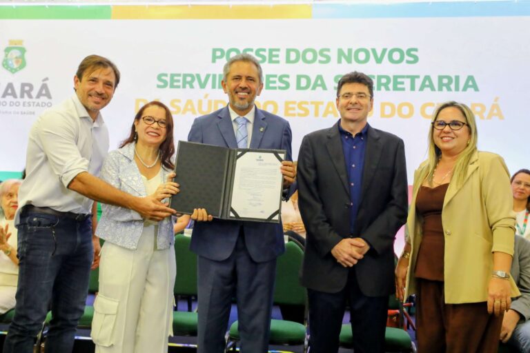 214 Novos Servidores da Saúde empossados no Ceará: um Marco para a Saúde Pública 214 Novos Servidores da Saúde empossados no Ceará: um Marco para a Saúde Pública
