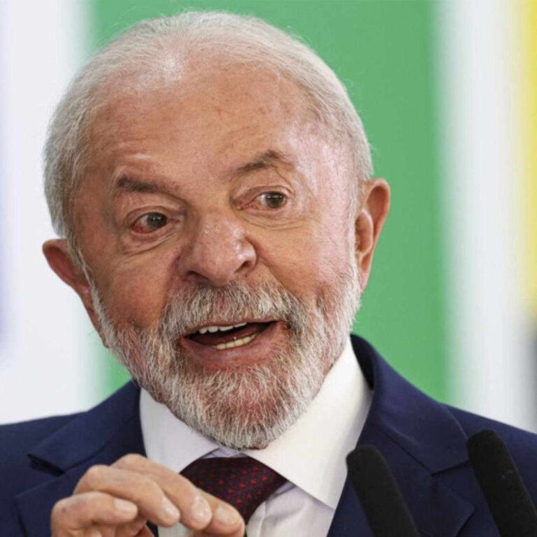 A Iminente Visita de Lula ao Galo da Madrugada: Um Teste para Sua Estratégia Política