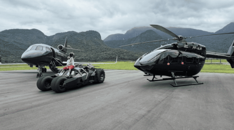 A Incrível Coleção de Veículos de Luxo de Neymar: Jatinho, Helicóptero e até Batmóvel