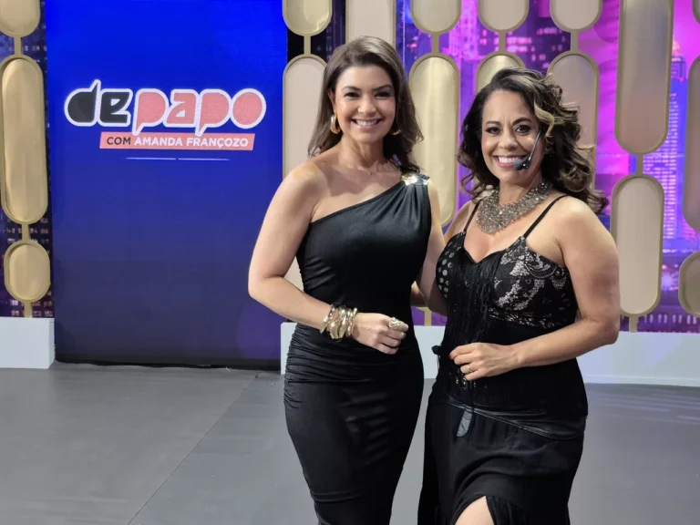 Adriana Sanchez e Amizades: Revelações e Música no Programa de Amanda Françozo