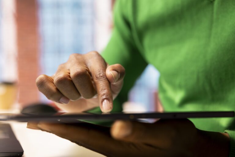 Apostas Online: Desigualdade e Racismo Impactam a População Negra no Brasil