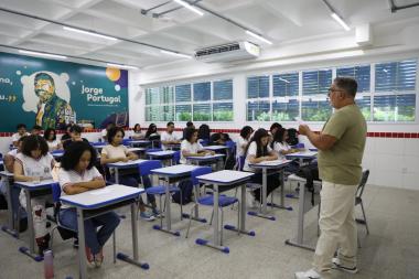 Bahia oferece quase 3 mil vagas em Educação; Inscrições começam hoje! Bahia oferece quase 3 mil vagas em Educação; Inscrições começam hoje!