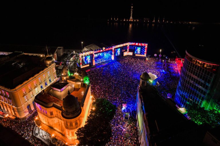 Carnaval do Recife 2026: Homenagem a Lenine e Shows de Iza e Liniker