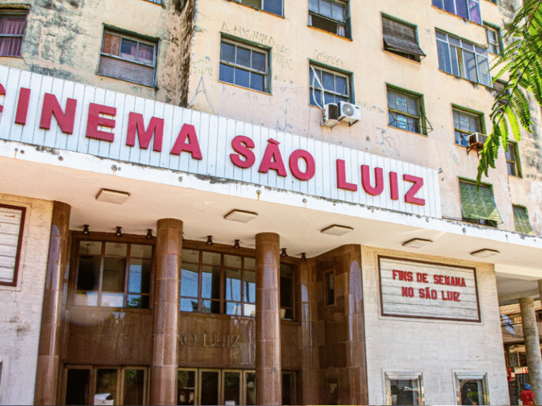 Descubra Recife com o Olha! Recife: Roteiro Cinematográfico Inspirado em O Agente Secreto Descubra Recife com o Olha! Recife: Roteiro Cinematográfico Inspirado em O Agente Secreto