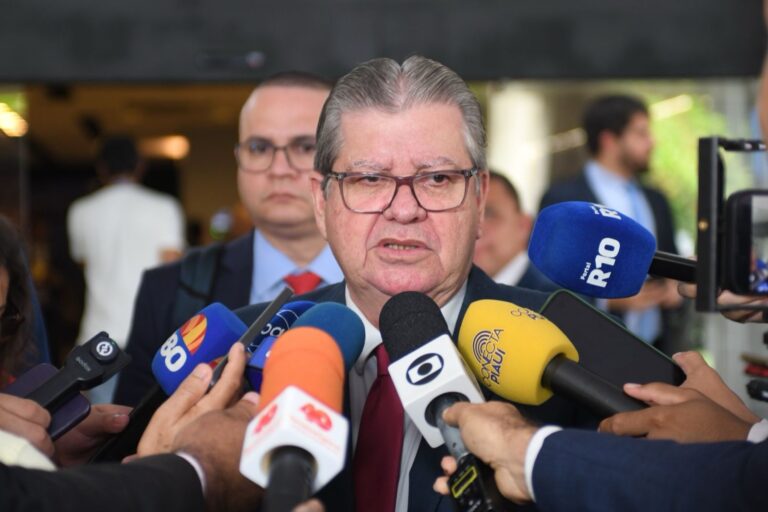 João Azevêdo Revela Balanço das Ações Governamentais de 2025 e Lança Nova Revista