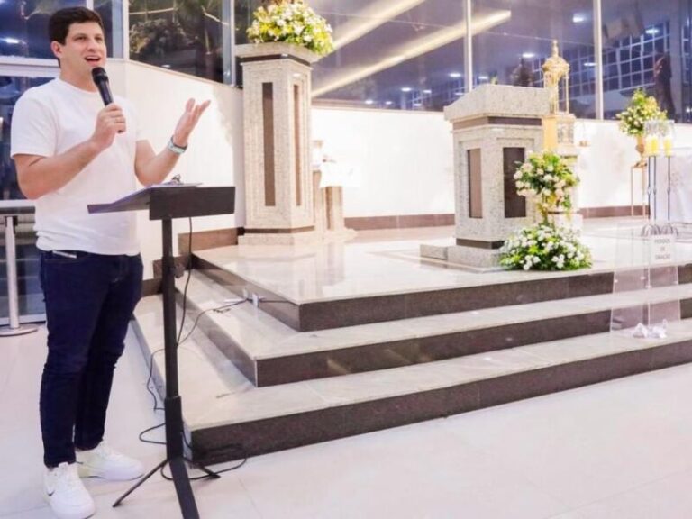 João Campos defende concurso da procuradoria e nega favorecimento familiar