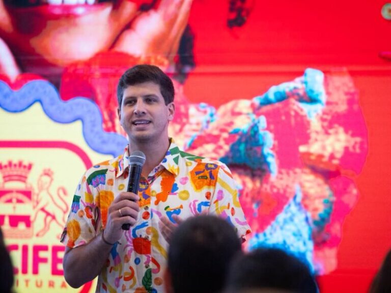 João Campos e Carlos Veras: Relação Sólida e Alianças Políticas em Destaque