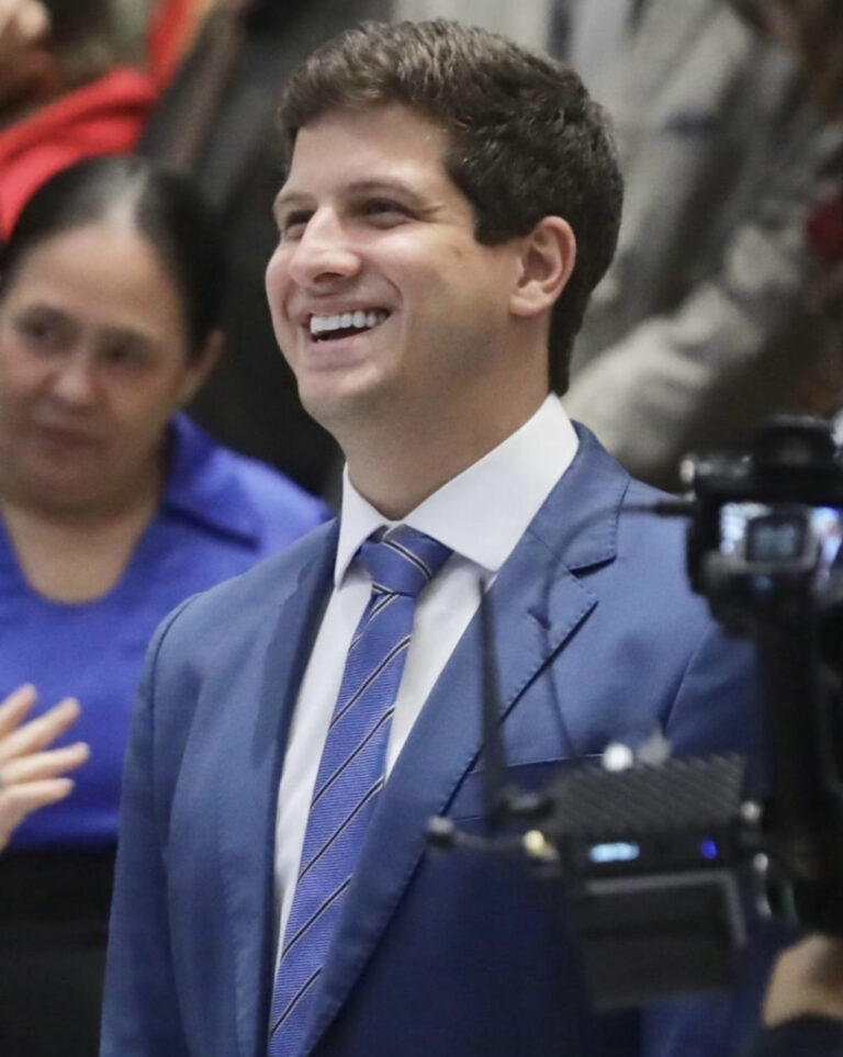 João Campos Fortalece PSB em Preparação para Eleições de 2024