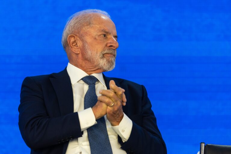 Lula Realiza Tour de Carnaval por Recife, Salvador e Rio em Ano Eleitoral Lula Realiza Tour de Carnaval por Recife, Salvador e Rio em Ano Eleitoral