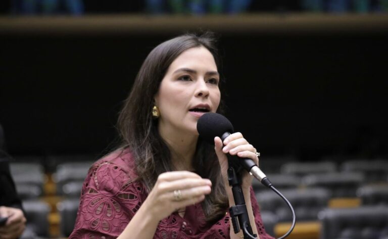 Maria Arraes Exige Investigação Sobre Suposta Espionagem Política em Pernambuco Maria Arraes Exige Investigação Sobre Suposta Espionagem Política em Pernambuco