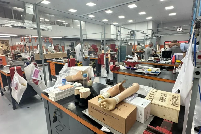 Oficina de Próteses da AACD: A Maior Estrutura de Reabilitação em São Paulo