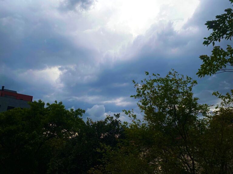 Paraná Sob Alerta Laranja: Chuvas Intensas Neste Domingo