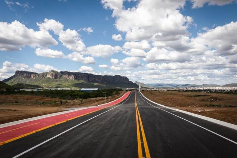 Pernambuco Alcança Marca Histórica: 1,5 mil km de Estradas Recuperadas