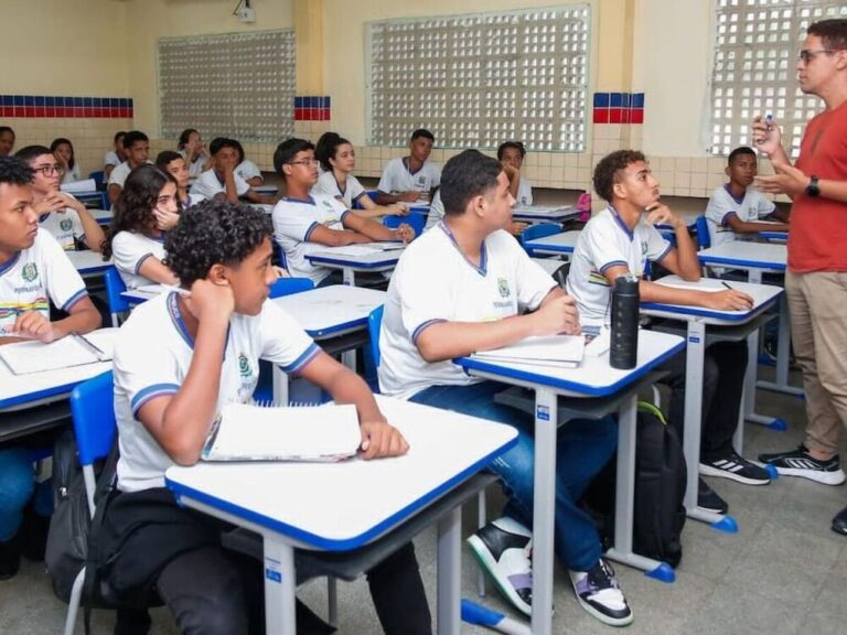 Pernambuco Disponibiliza 60 Mil Vagas para Matrícula na Rede Estadual até 16 de Janeiro Pernambuco Disponibiliza 60 Mil Vagas para Matrícula na Rede Estadual até 16 de Janeiro