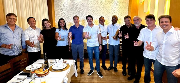 Preparativos do PL para Flávio Bolsonaro em Pernambuco: O Palanque que Se Forma