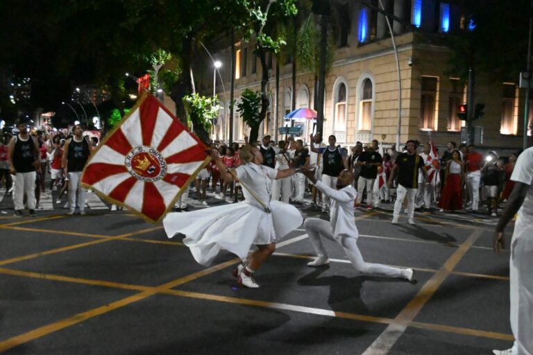 Samba Fest em Niterói: Escolas de Samba Definem Sambas-Enredo para o Carnaval 2026