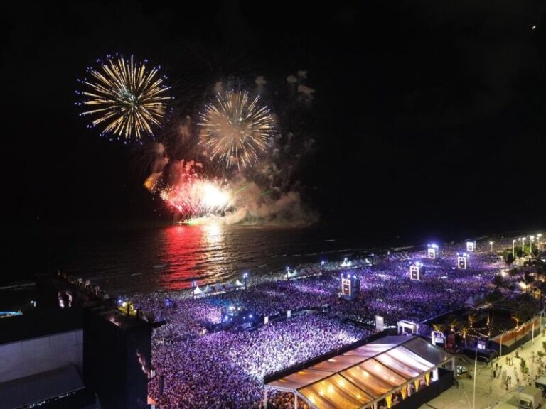 Virada Recife 2026: Celebração de Ano Novo na Praia do Pina Encanta Milhares