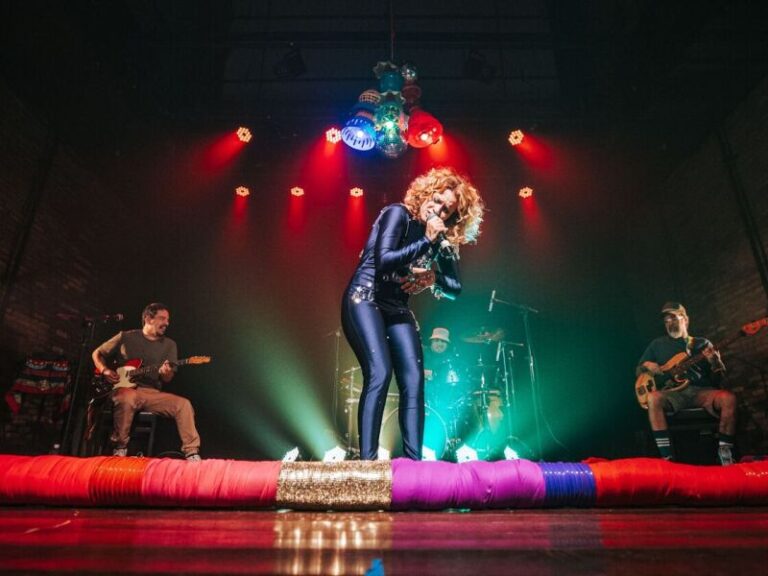 Ylana Encanta com o Show 'Janga' no Teatro Hermilo Borba Filho