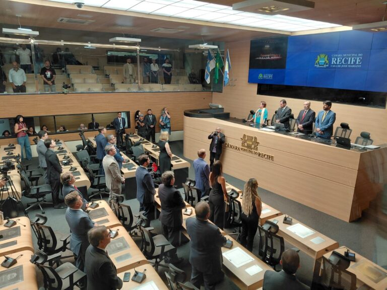 Abertura dos Trabalhos Legislativos no Recife: Prefeito João Campos Ausente