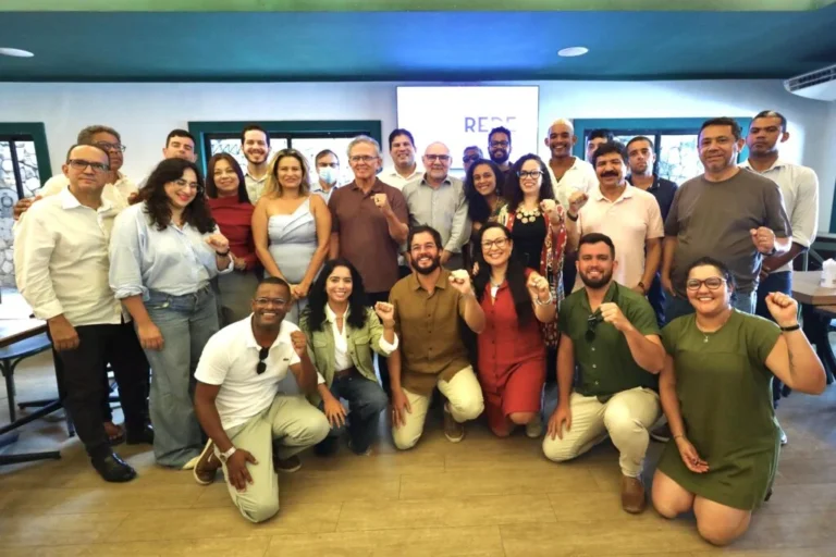 Alfredo Gomes é Lançado Pré-Candidato ao Governo de Pernambuco - Movimento Econômico