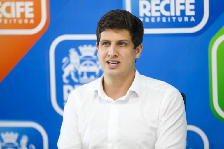 Câmara do Recife Rejeita Impeachment de João Campos em Sessão Conturbada