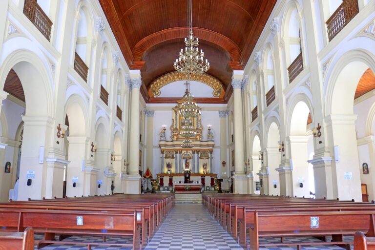 Descubra os Monumentos Religiosos de João Pessoa: Fé, Arte e Memória em Cada Esquina