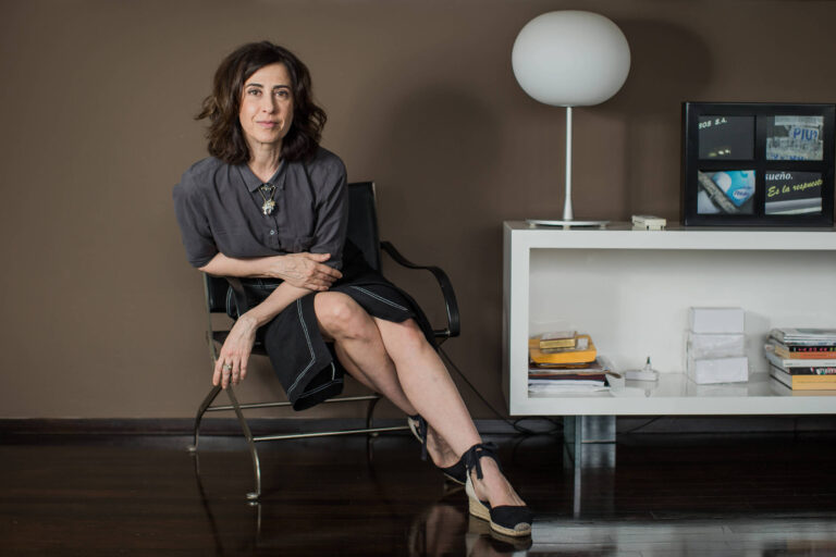 Fernanda Torres: A política brasileira como um 'Telecatch'