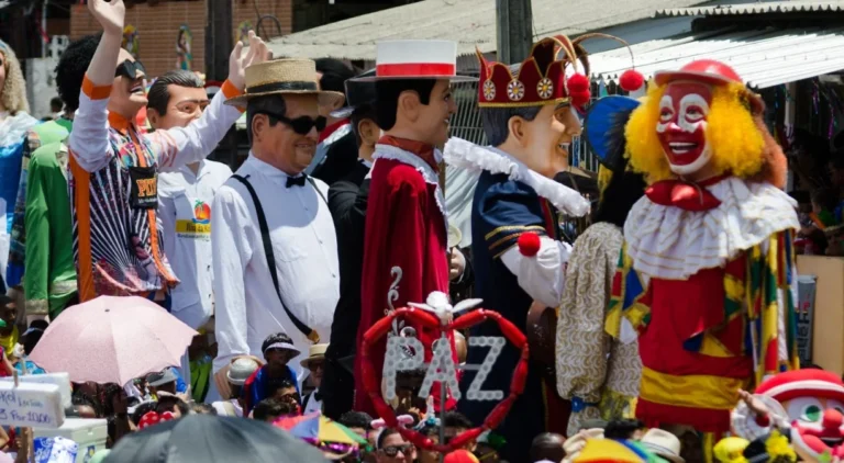 Festival Pernambuco Meu País: Encontro Histórico no Recife entre Galo da Madrugada, Homem da Meia-No
