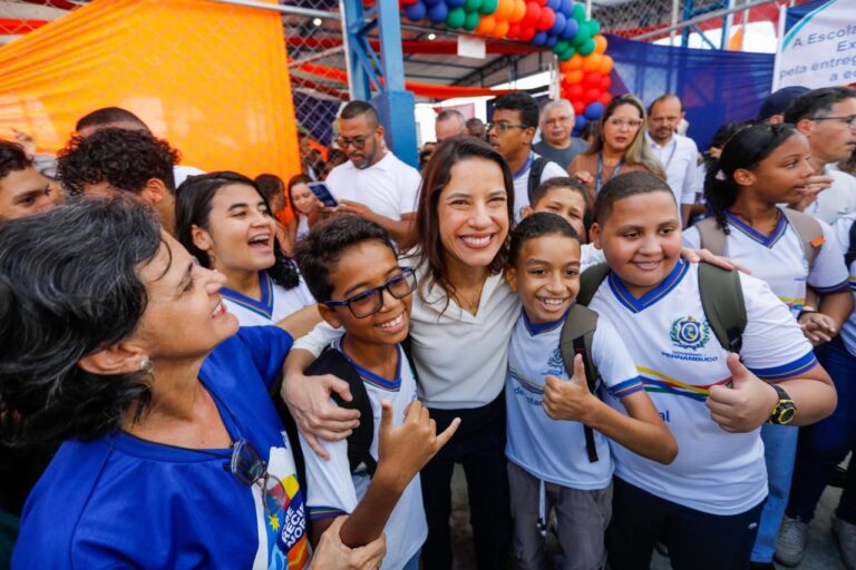 Governadora Raquel Lyra Inaugura Nova Quadra e Anuncia Construção de Escolas no Recife