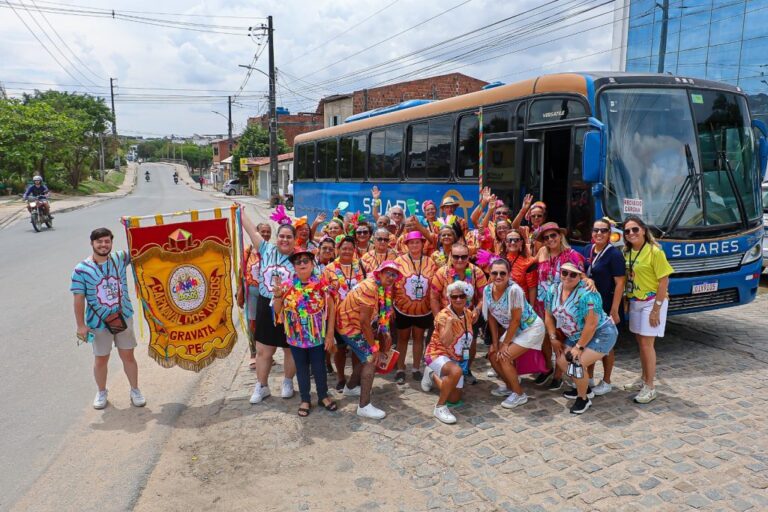 Idosos Celebram Passeio Histórico pelo Recife Antigo e Agradecem Gestão Municipal Idosos Celebram Passeio Histórico pelo Recife Antigo e Agradecem Gestão Municipal