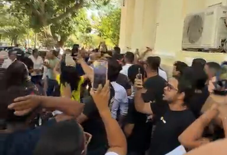 Impeachment de João Campos: Protestos Marcam Votação na Câmara Municipal