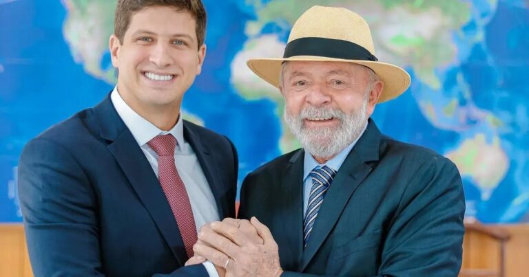 João Campos e Lula: Alinhamento Político em Destaque em Ato do PT