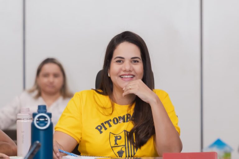 Preparativos Finais para o Carnaval em Olinda: A Gestão de Mirella Almeida em Ação Preparativos Finais para o Carnaval em Olinda: A Gestão de Mirella Almeida em Ação