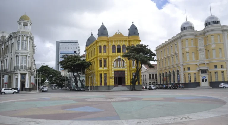 Recife e Cabo de Santo Agostinho: Destaques na Arrecadação de Tributos Federais em 2024