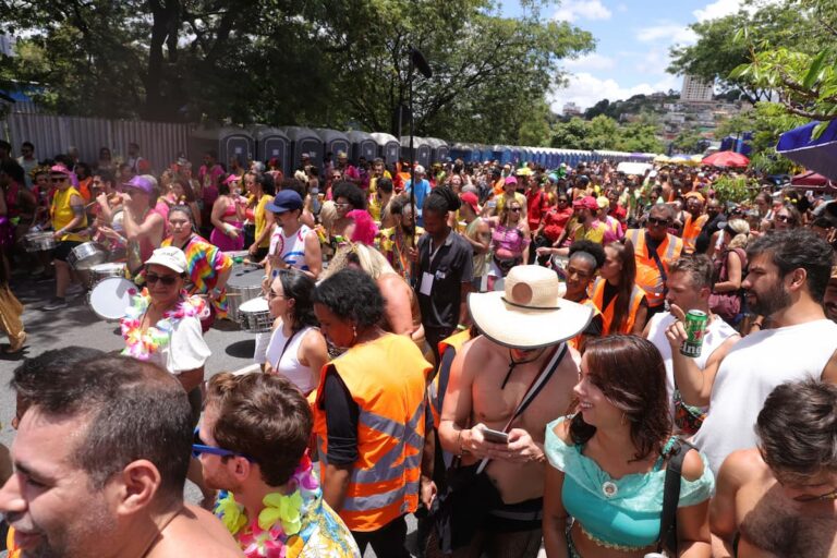 Retorno Econômico do Carnaval Supera Indústrias Tradicionais