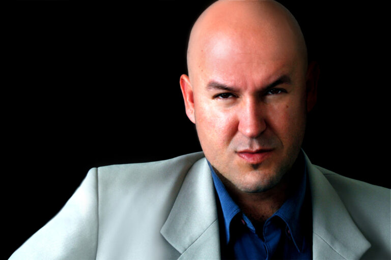 Roda de Conversa e Visita Guiada à Exposição “Convergências” com Tchello d’Barros