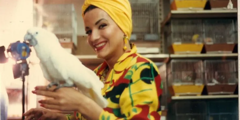 Viva Maria Celebra os 117 Anos de Carmen Miranda com Homenagem Especial