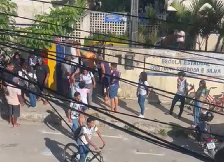 Agressão em Escola de Barreiros: Estudantes Feridas em Incidente Violento