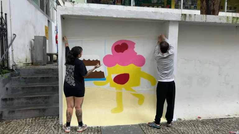 Artista Mineira Celebra 55 Anos do Palácio das Artes com a Pintura do ‘Bolinho’ Artista Mineira Celebra 55 Anos do Palácio das Artes com a Pintura do 'Bolinho'