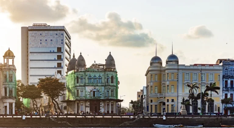 Bairro do Recife: Patrimônio Histórico e Desafios Urbanos em Rumo à Requalificação